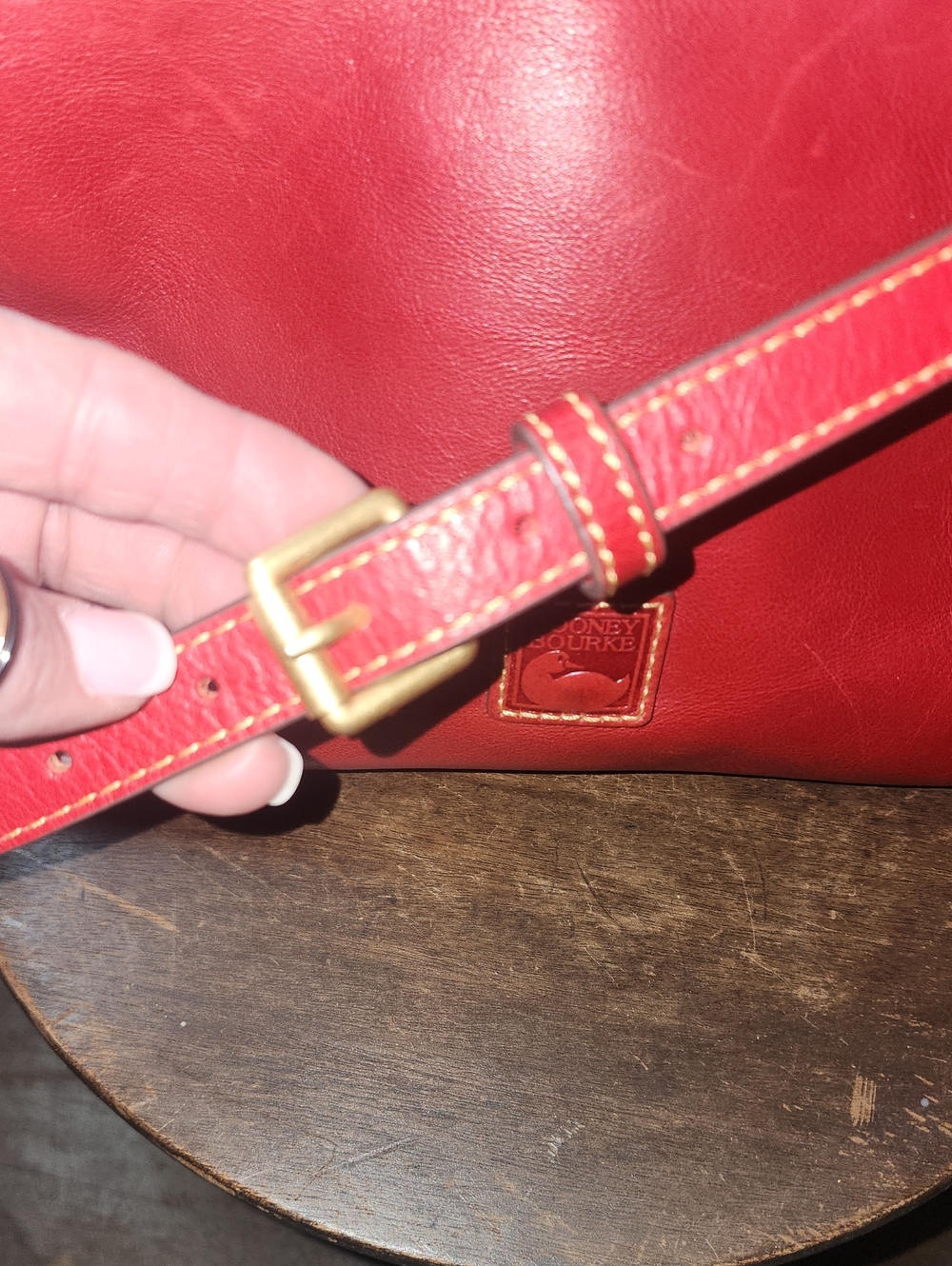 Dooney & Bourke Red Flourentine Laurel Smooth Leather Crossbody Purse Crossbody - Picture 7 of 16